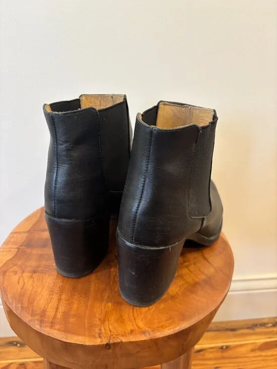 Nisolo Heeled Leather Chelsea Boots - 9.5, Black - Picture 8 of 9